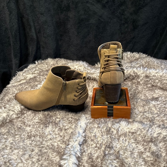 Chelsee Girl Booties - Picture 3 of 4